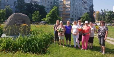 Торжественное возложение цветов