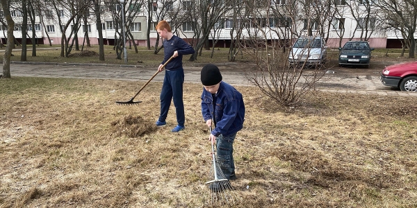 Участие работников, жителей и подрастающего поколения в проведении месячника по благоустройству